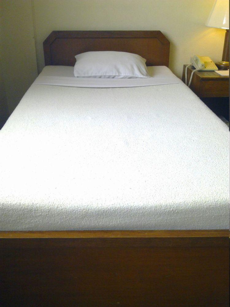 Mabini Mansion Hotel & Residential Suites مانيلا المظهر الخارجي الصورة