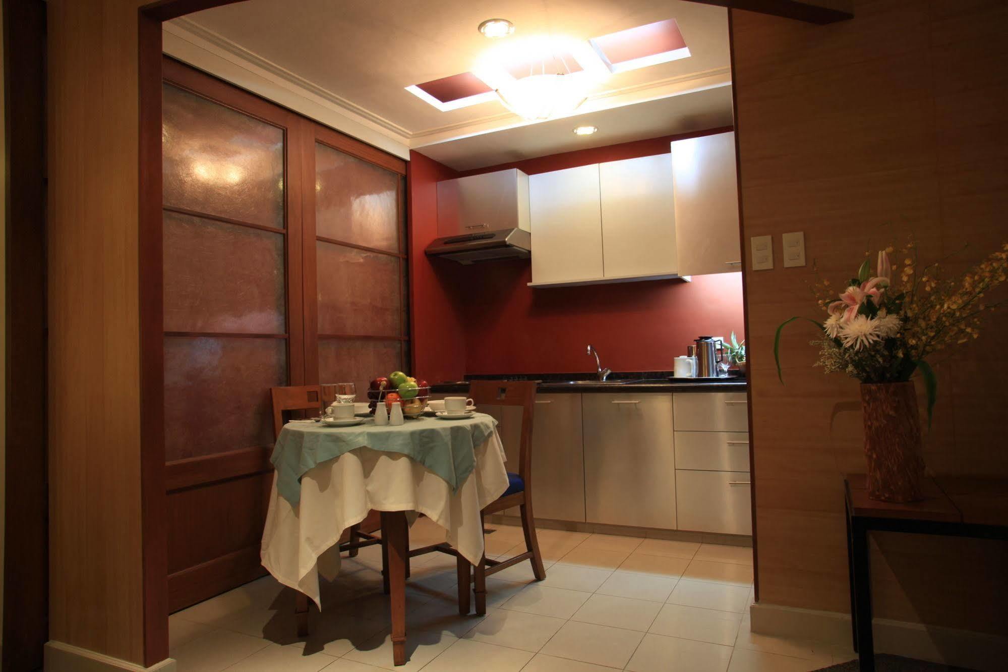 Mabini Mansion Hotel & Residential Suites مانيلا المظهر الخارجي الصورة