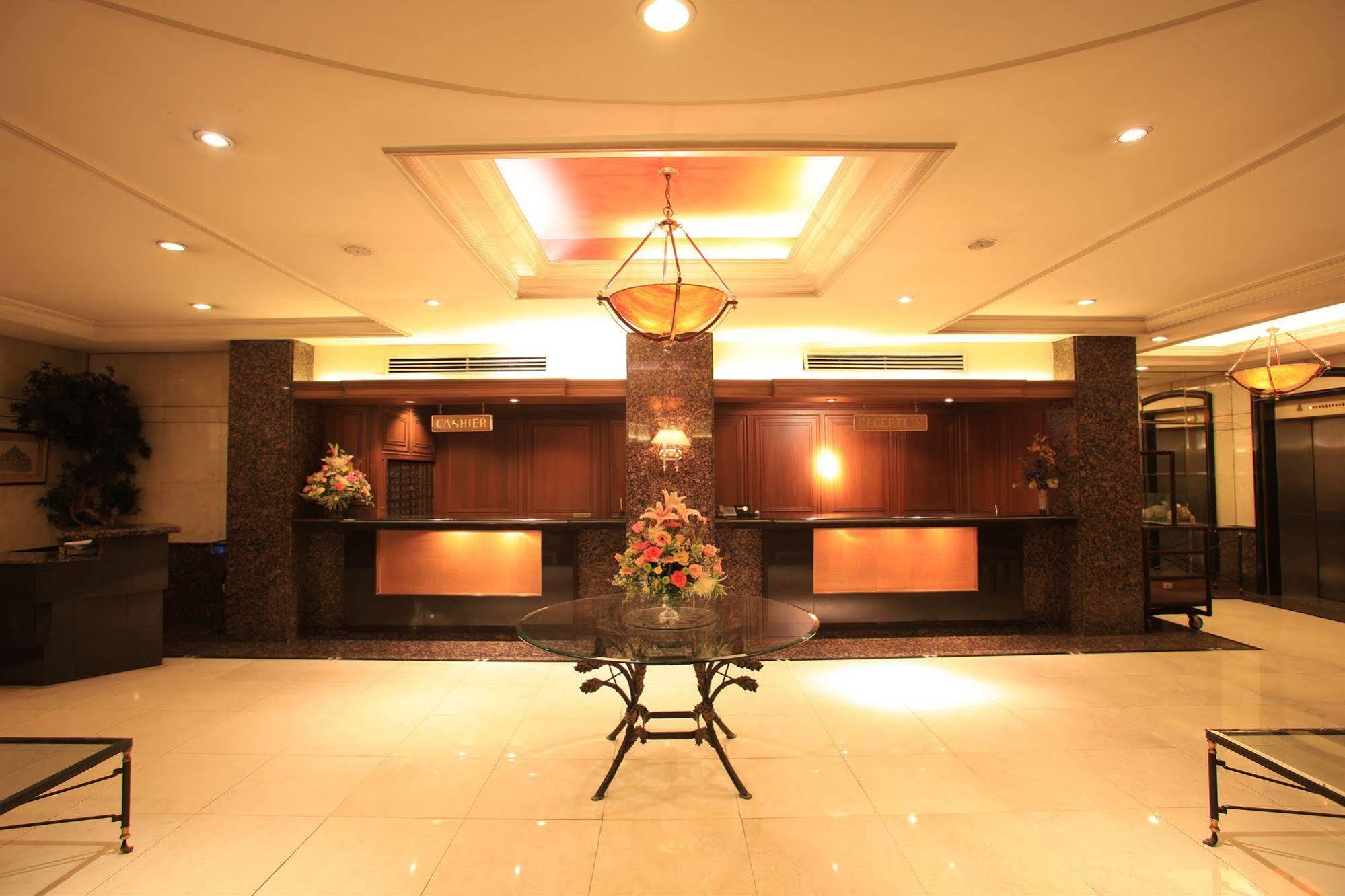 Mabini Mansion Hotel & Residential Suites مانيلا المظهر الخارجي الصورة